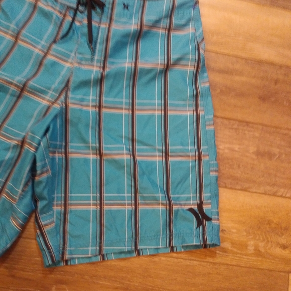 Hurley mens board shorts - Picture 3 of 12